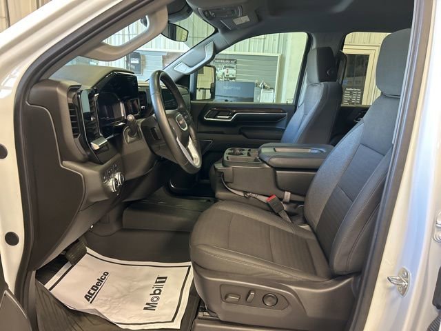 Used 2024 GMC Sierra 3500 SLE w/ Preferred Package image 11