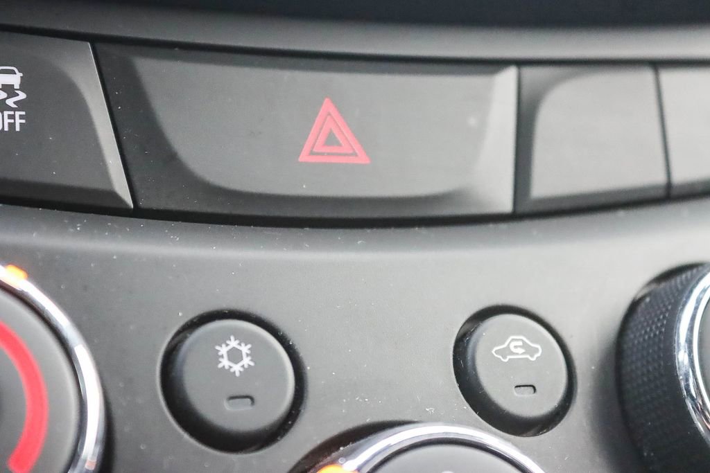 Used 2022 Chevrolet Trax LT w/ LT Convenience Package image 52