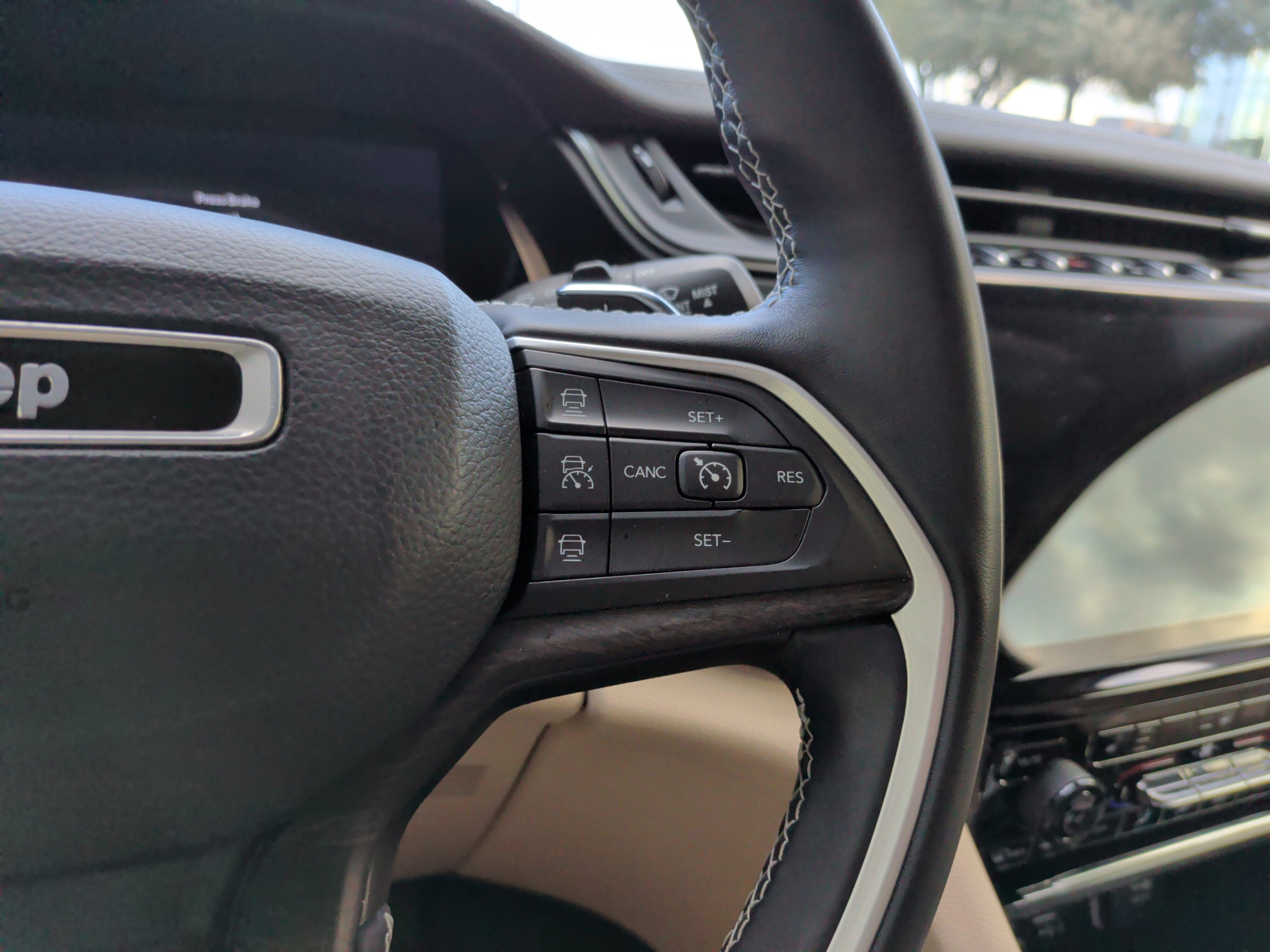 Used 2022 Jeep Grand Cherokee L Limited image 20