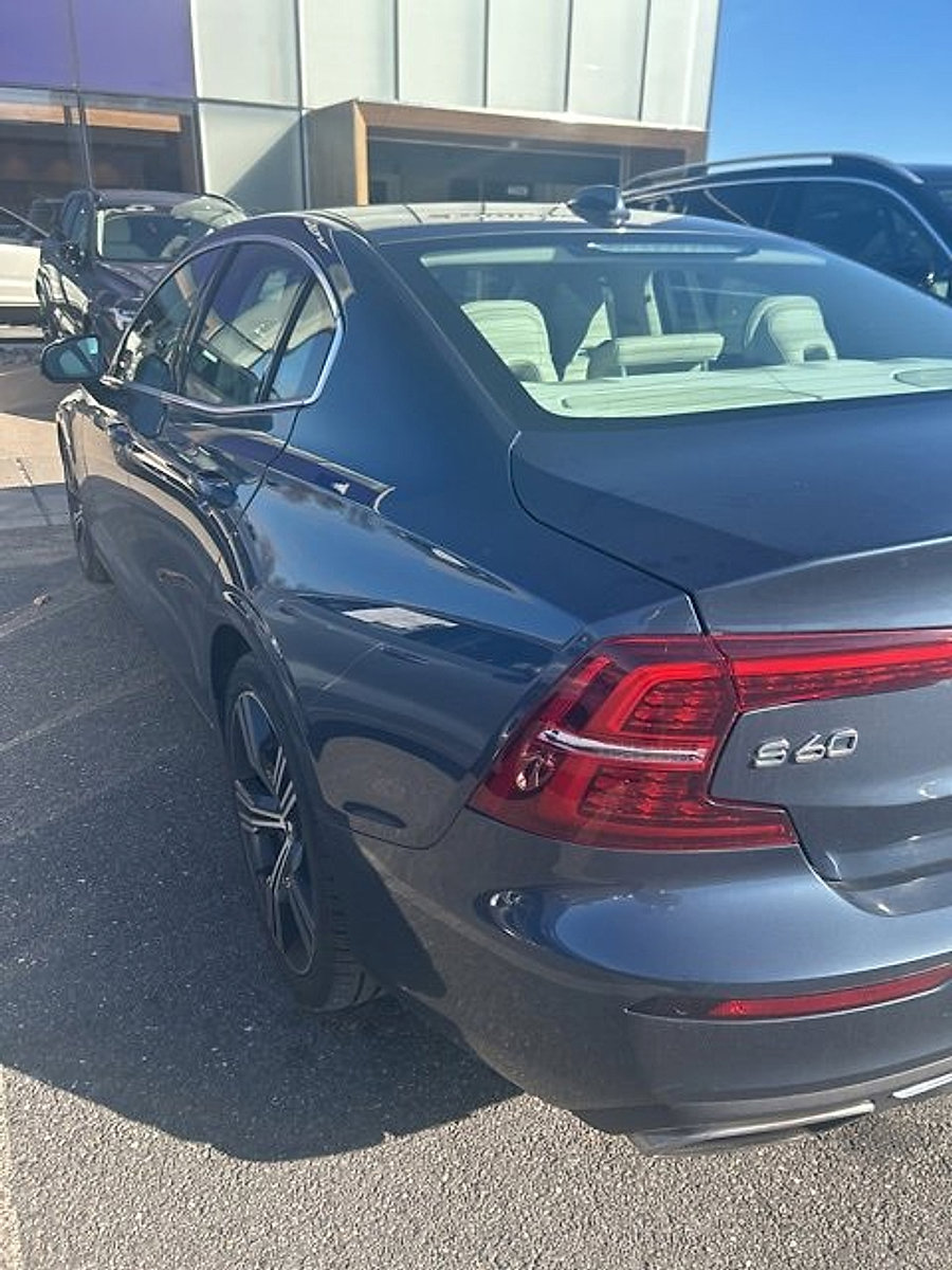 Used 2020 Volvo S60 T6 Inscription image 13