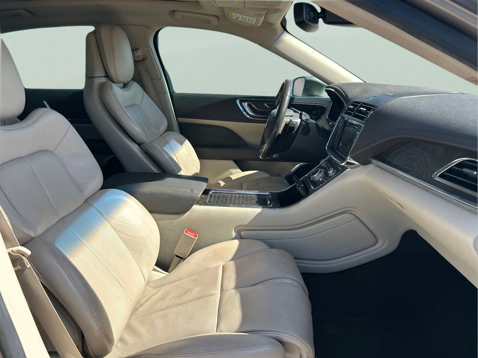 Used 2019 Lincoln Continental Reserve FWD image 12