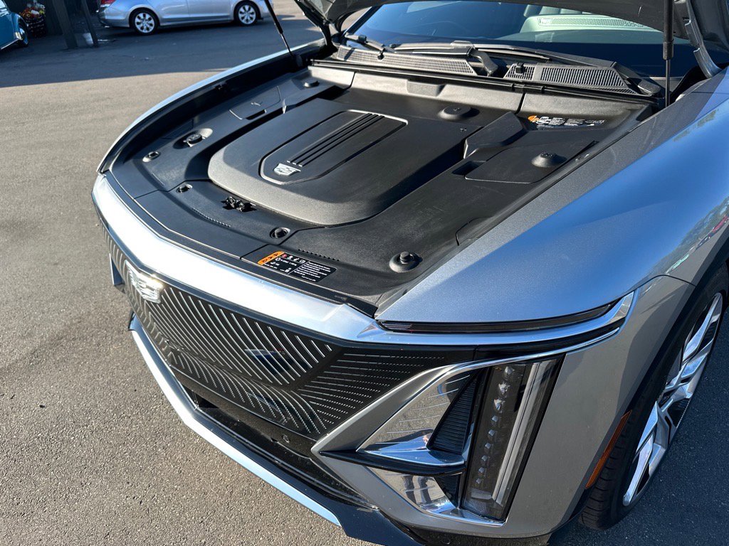Used 2024 Cadillac Lyriq Luxury image 13