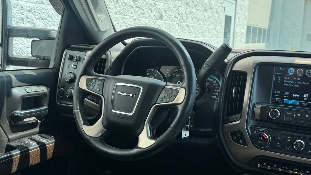 Used 2019 GMC Sierra 2500 Denali w/ Duramax Plus Package AWD/4WD image 11