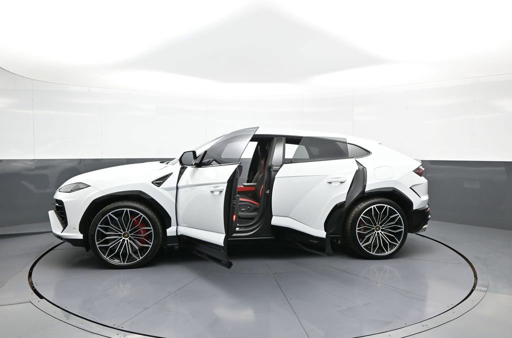 Used 2025 Lamborghini Urus SE AWD/4WD image 48
