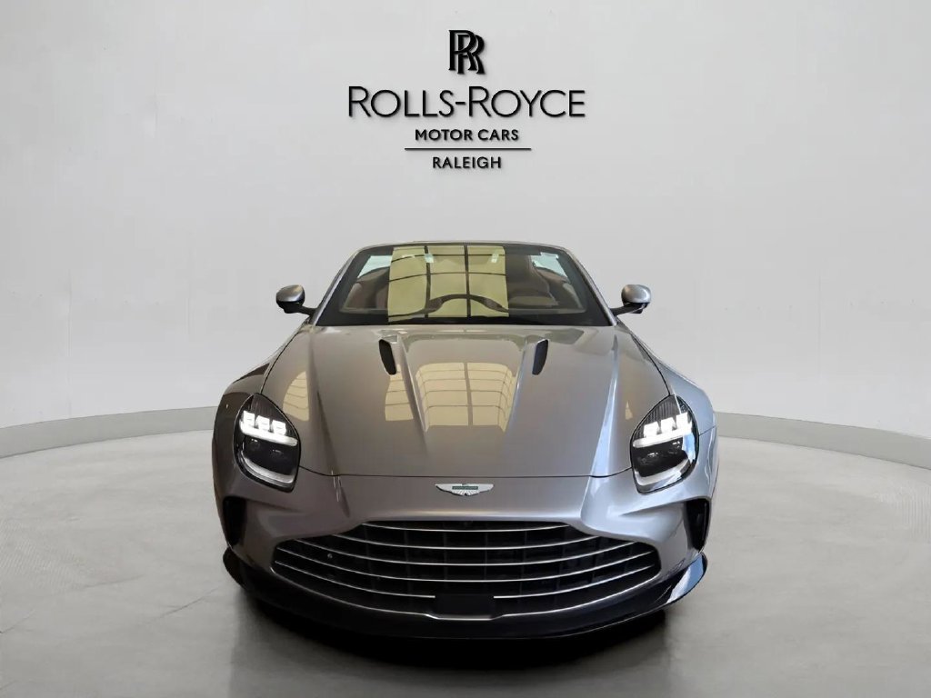Used 2026 Aston Martin V8 Vantage Convertible RWD image 2