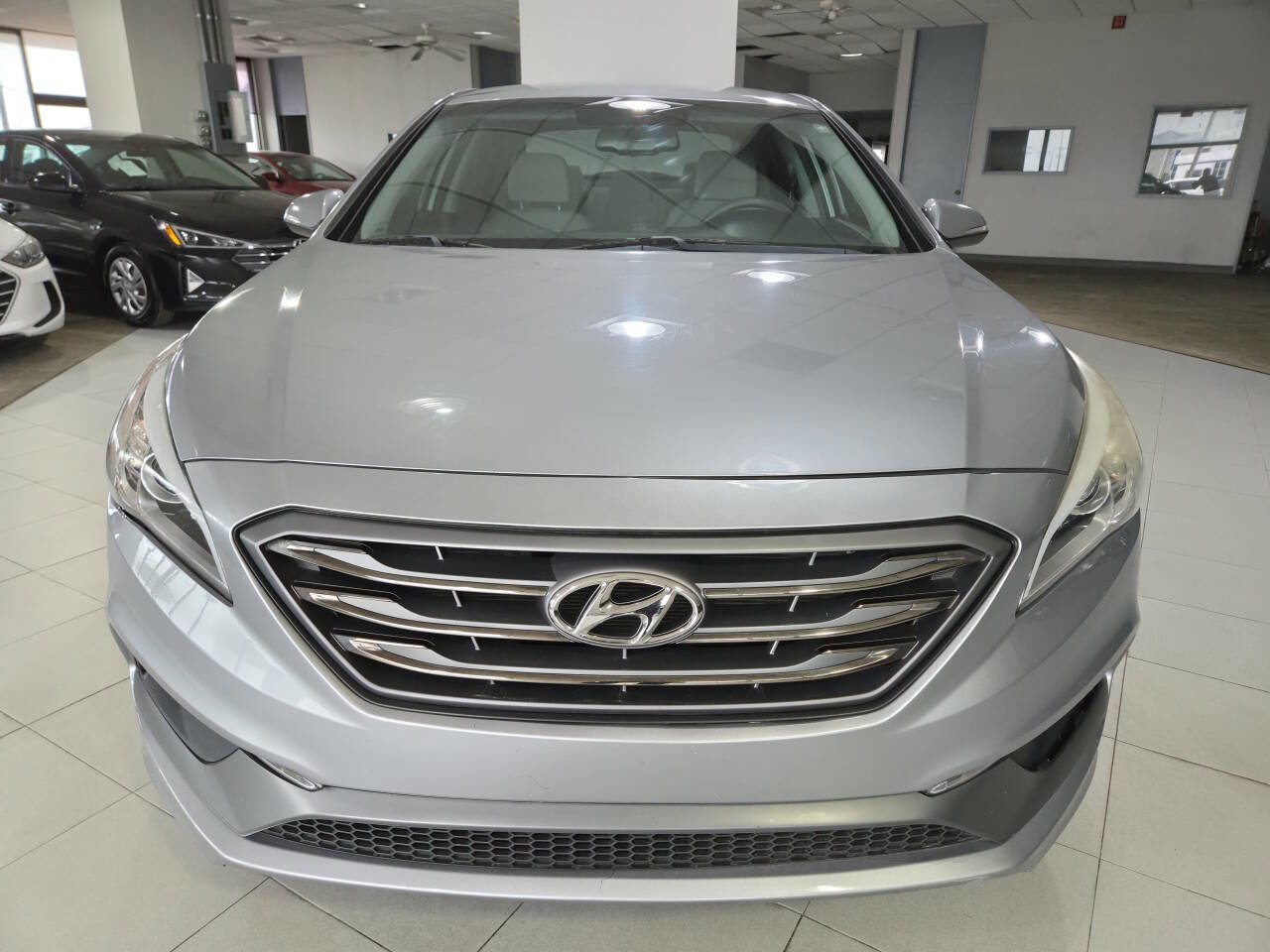 Used 2017 Hyundai Sonata Sport FWD image 2