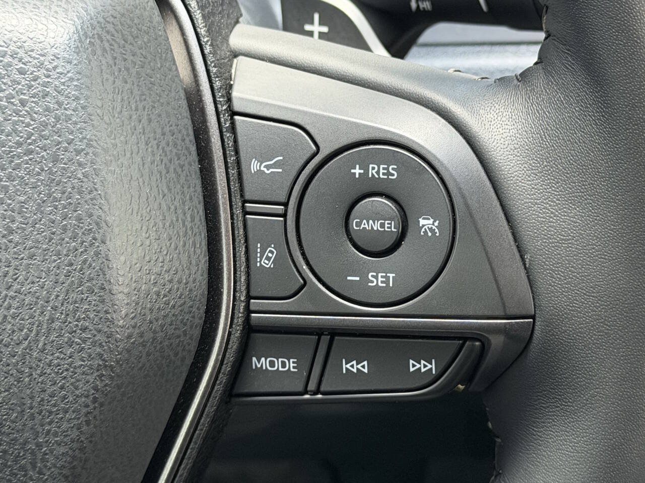 Used 2024 Toyota Camry SE FWD image 25