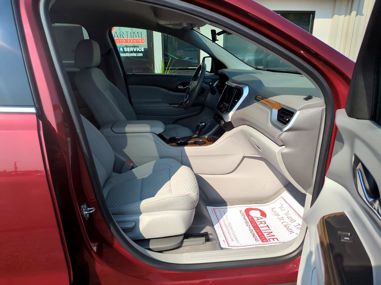 Used 2018 GMC Acadia SLE image 11