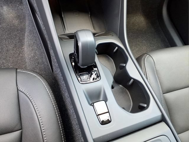 New 2026 Volvo XC40 B5 Core AWD/4WD image 23