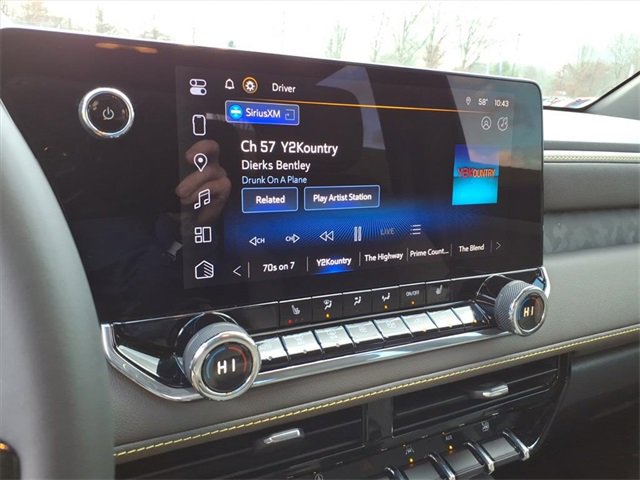 Used 2024 Chevrolet Colorado ZR2 w/ Technology Package image 20