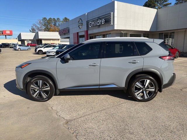 Used 2021 Nissan Rogue Platinum image 1