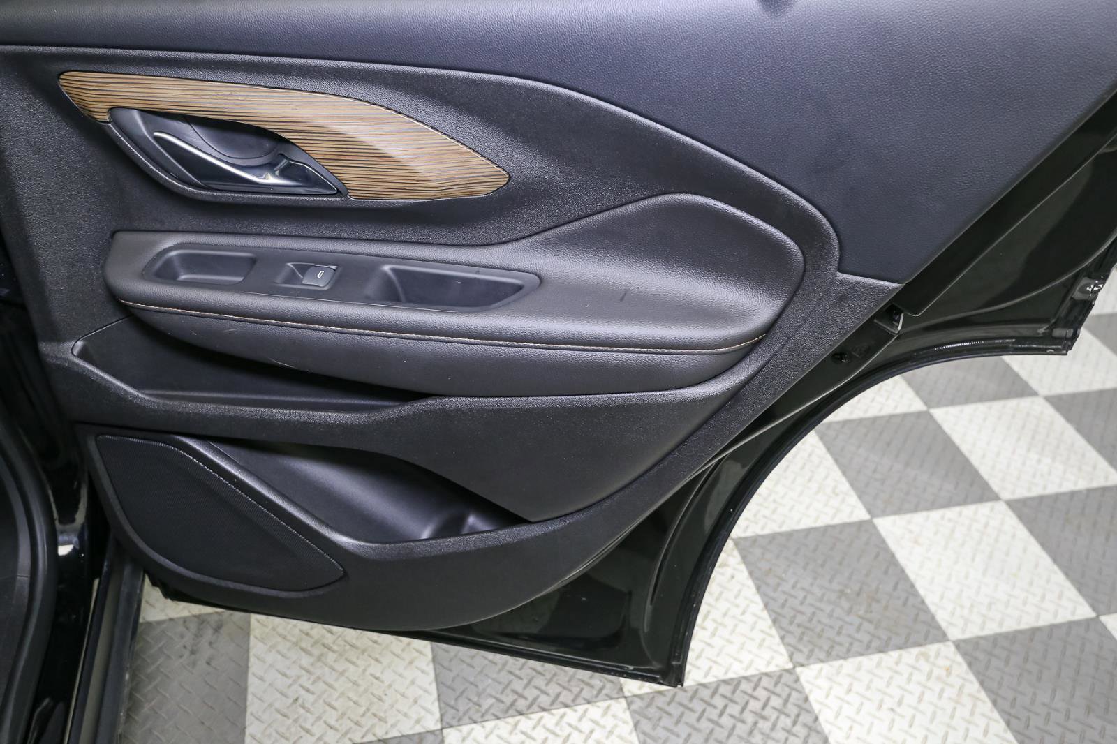 Used 2019 GMC Terrain SLE w/ Driver Convenience Package image 24