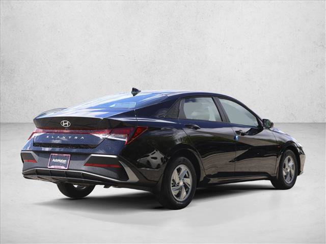 New 2026 Hyundai Elantra SE FWD image 5