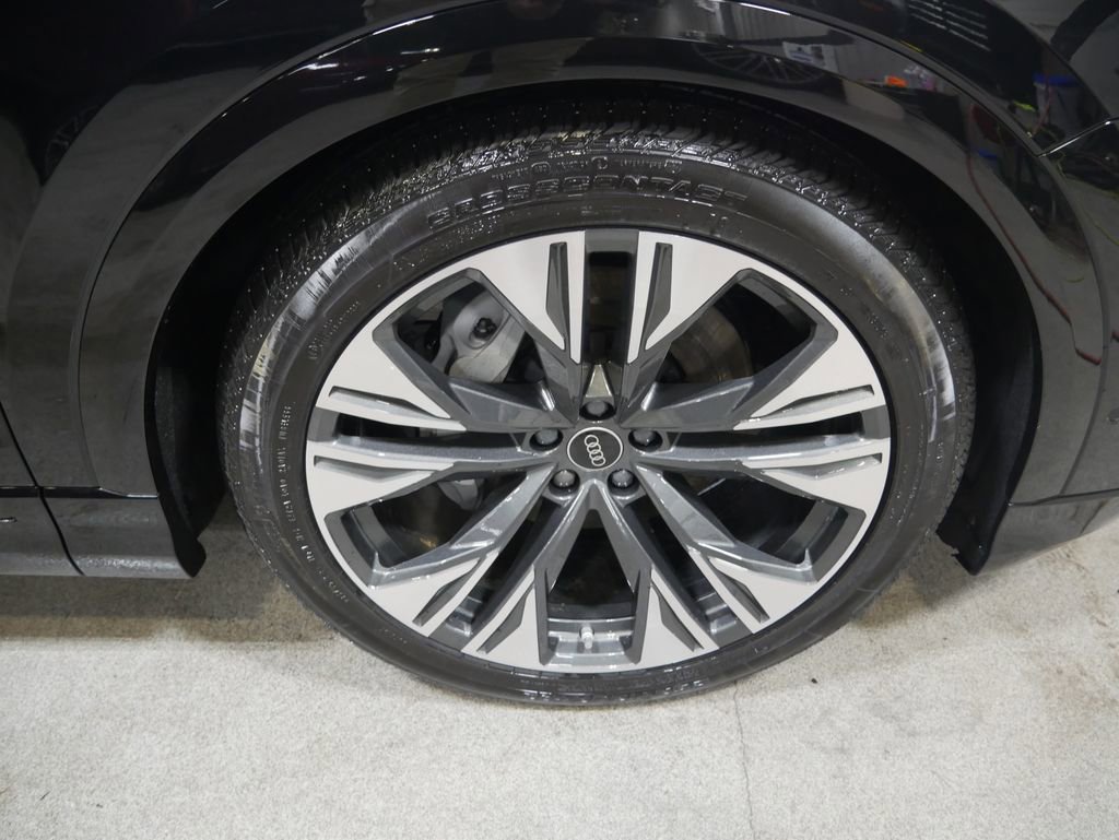 New 2026 Audi Q8 Premium Plus image 15