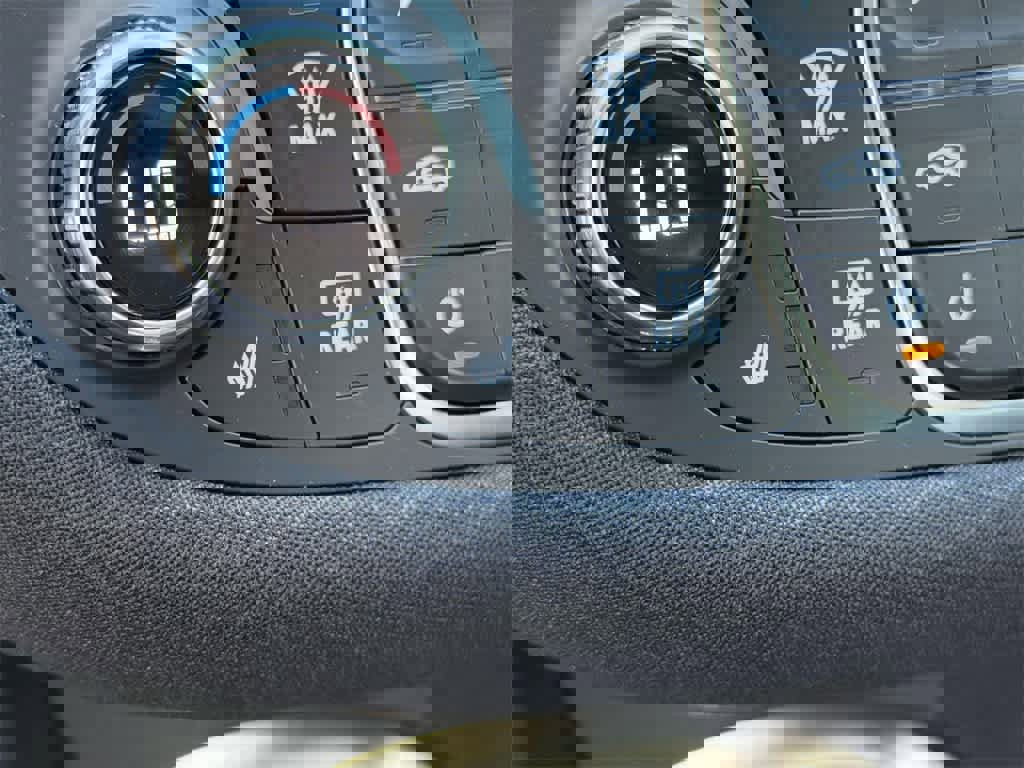 Used 2024 Chevrolet Malibu LT image 22