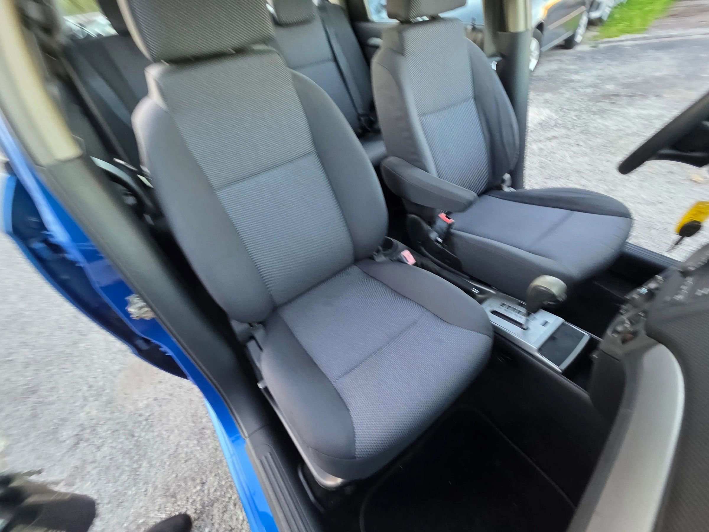 Used 2010 Chevrolet Aveo LT w/ Power and Convenience Package image 19