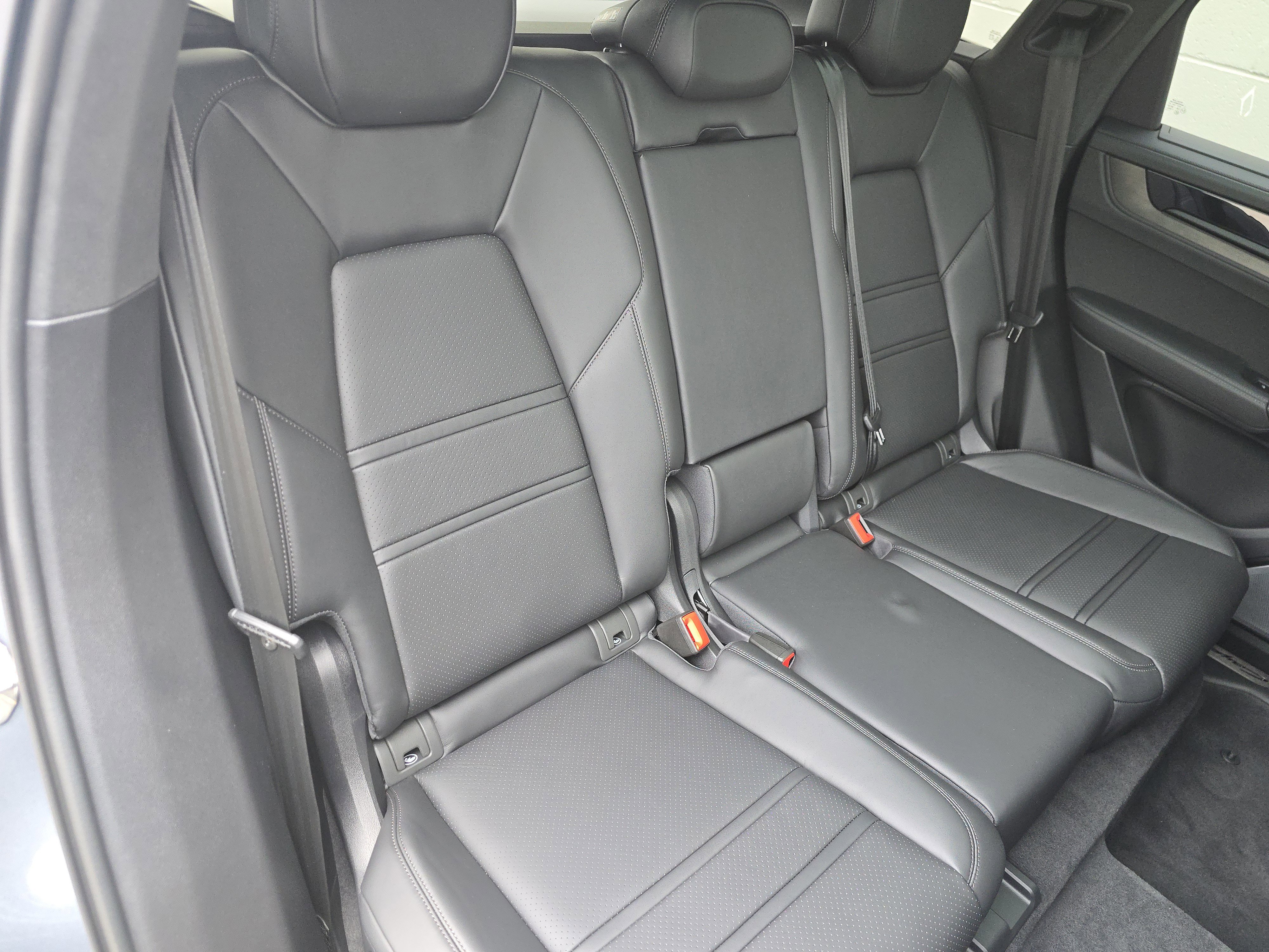 New 2026 Porsche Cayenne GTS AWD/4WD image 21