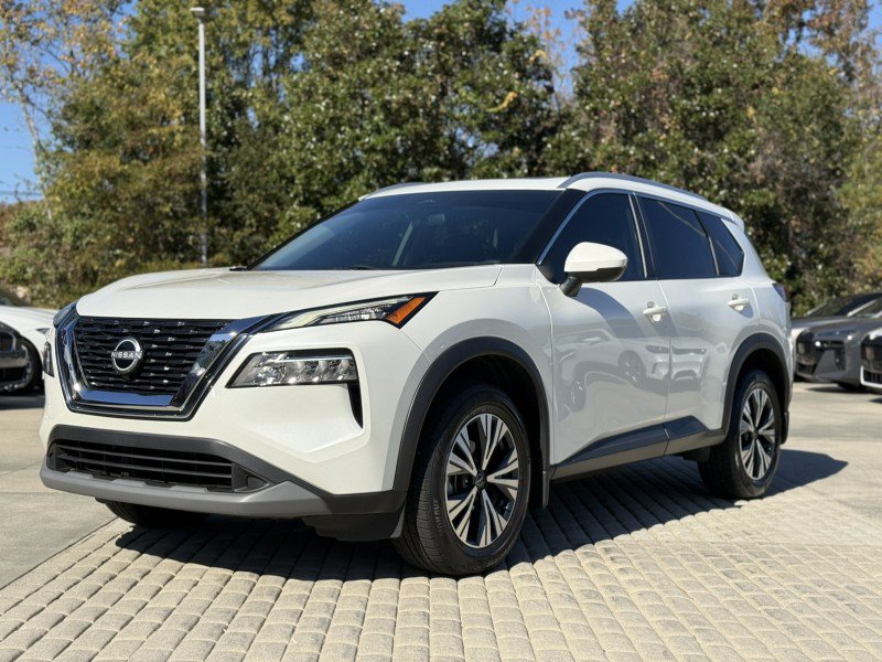 Used 2022 Nissan Rogue SV w/ SV Premium Package image 2