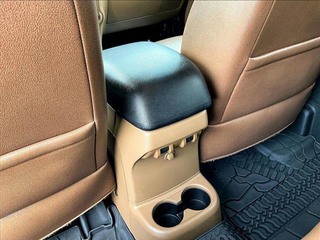 Used 2017 Jeep Wrangler Unlimited Sahara w/ Connectivity Group image 22