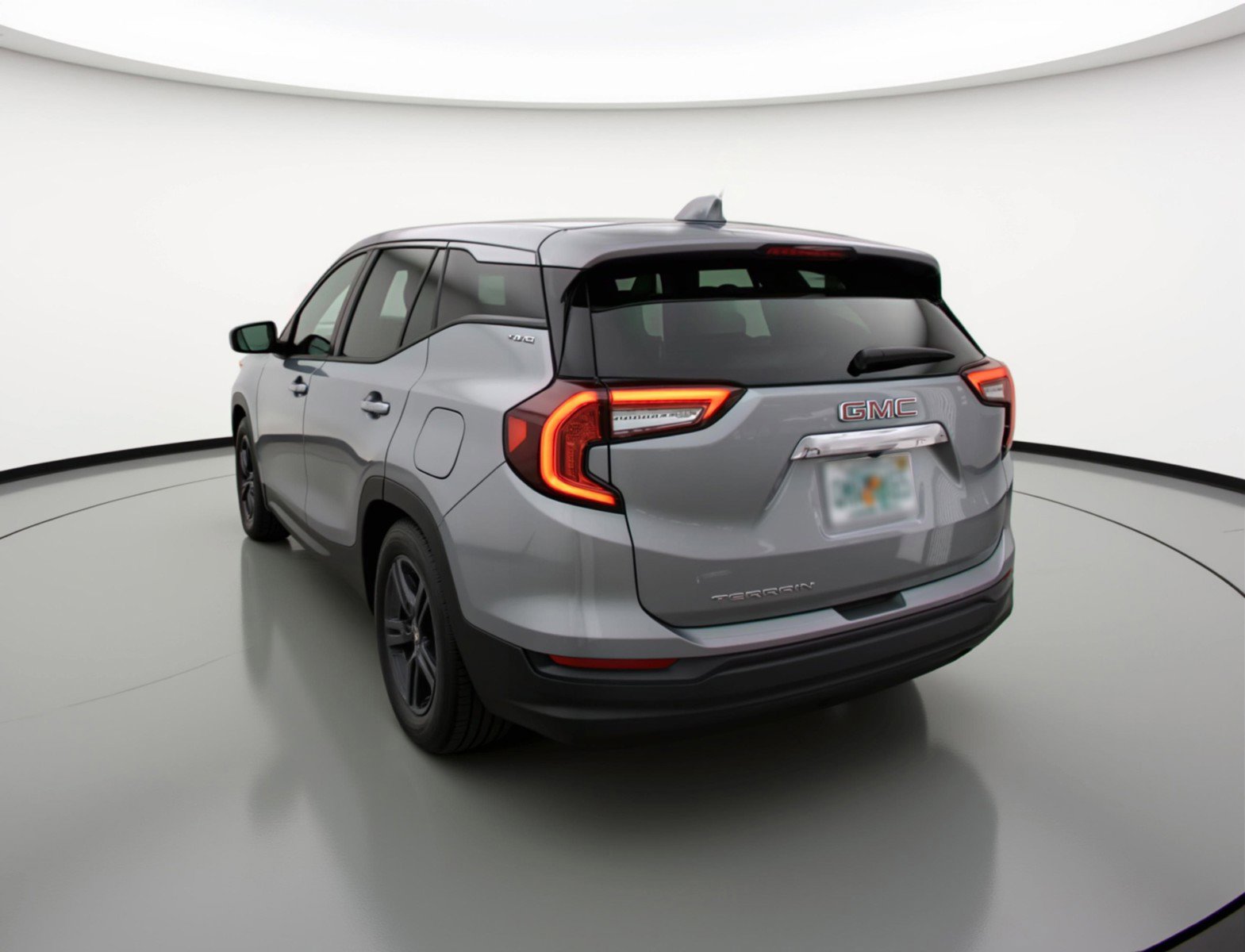 Used 2024 GMC Terrain SLE image 6