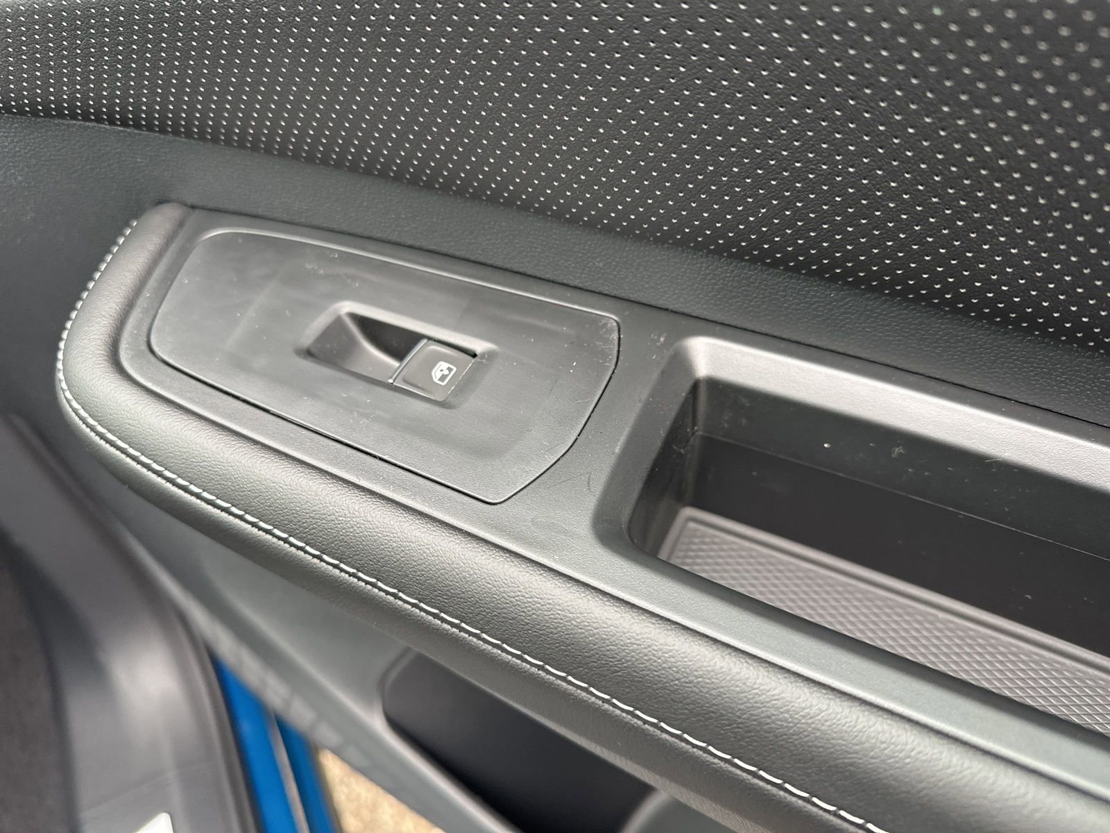 New 2026 Volkswagen Atlas Cross Sport SEL Premium R-Line image 39