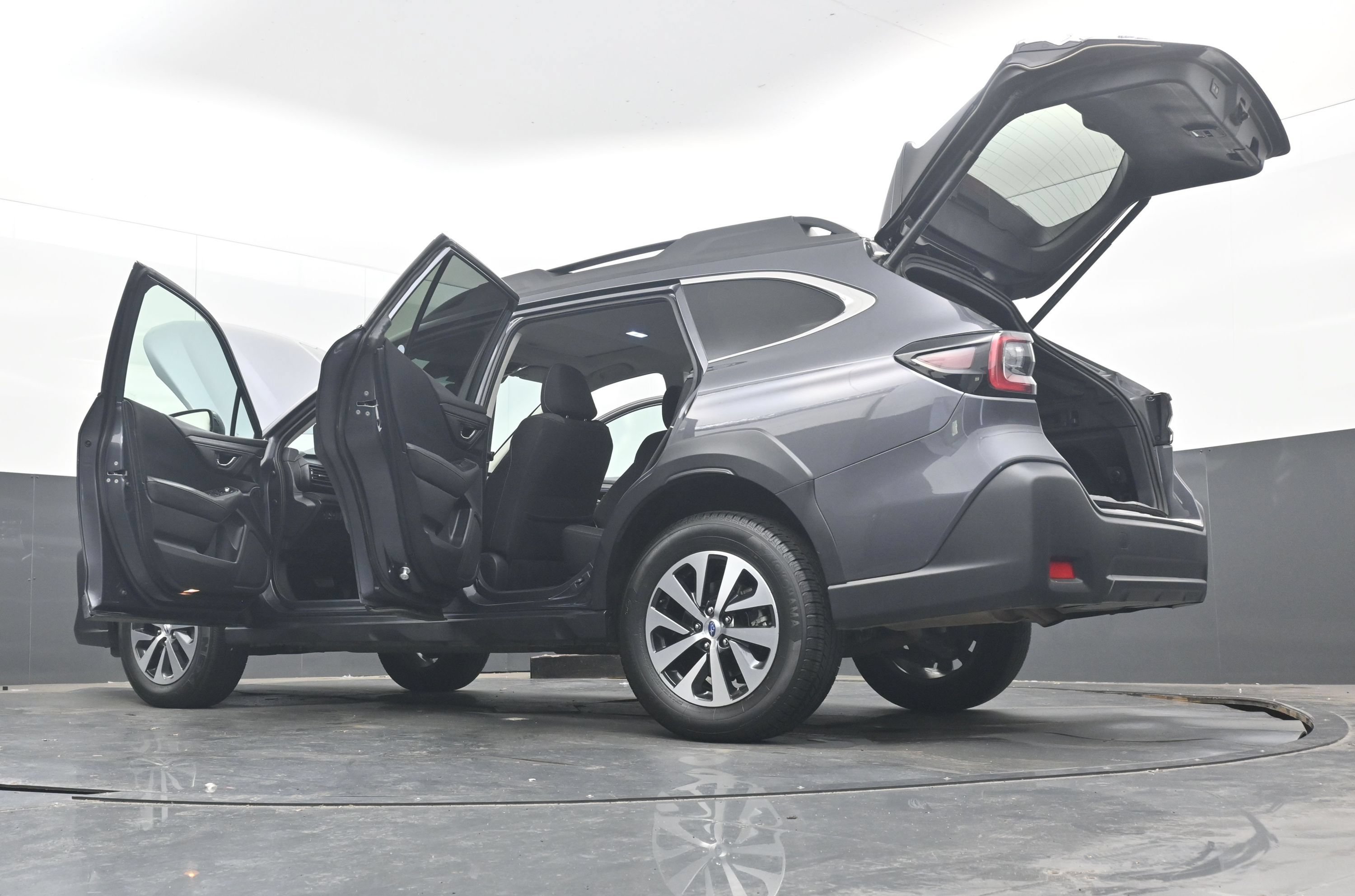 Used 2024 Subaru Outback Premium AWD/4WD image 43