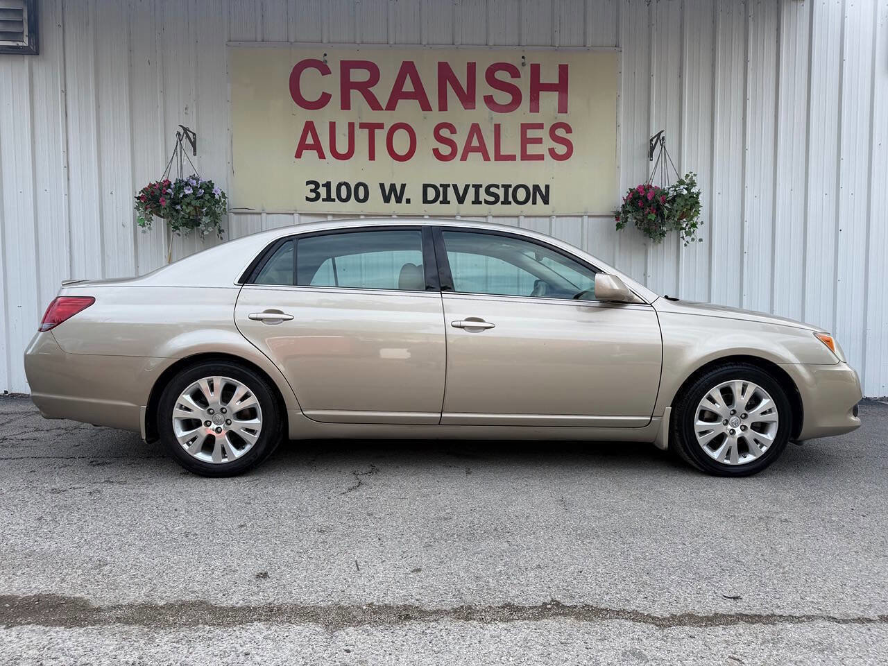 Used 2008 Toyota Avalon XLS image 1