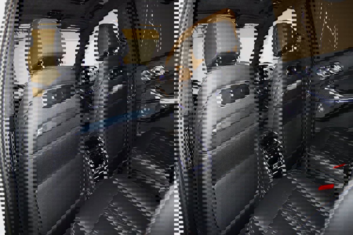 Used 2024 BMW X7 M60i image 62