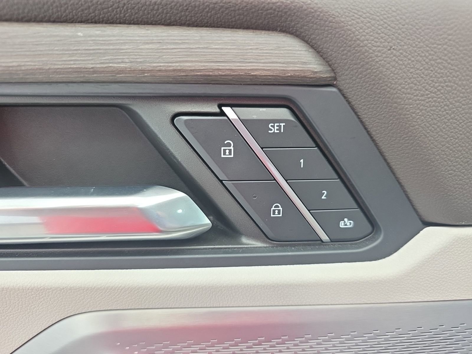 Used 2024 GMC Acadia Denali w/ Super Cruise Package image 30