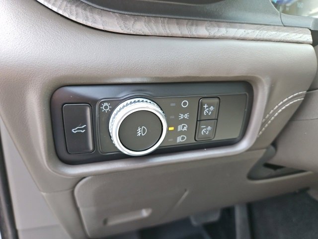 Used 2023 Ford Explorer Platinum w/ Technology Package image 23