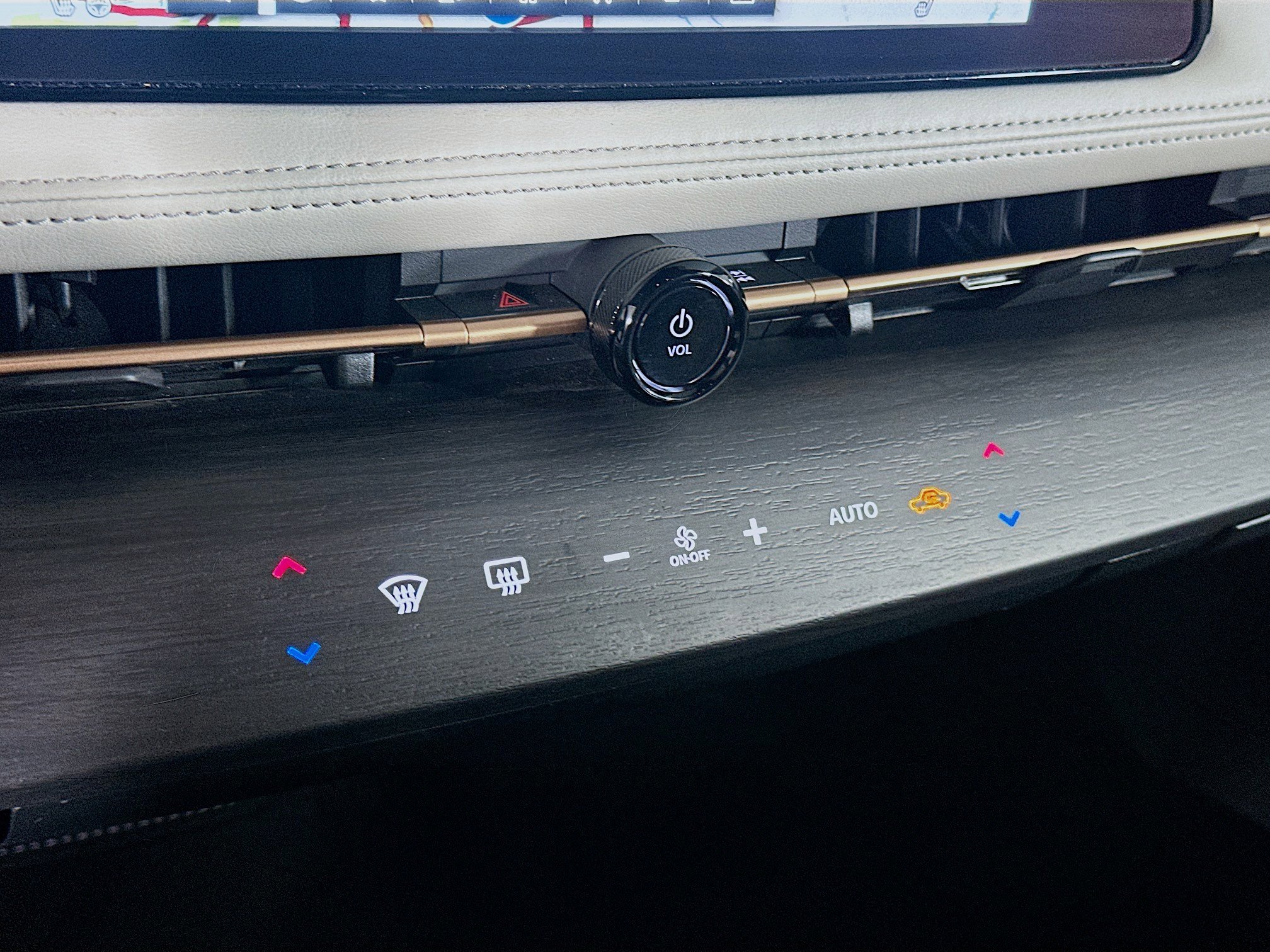 Used 2024 Nissan Ariya FWD image 24