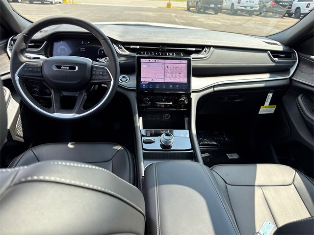 New 2025 Jeep Grand Cherokee Limited w/ Black Appearance Package image 2