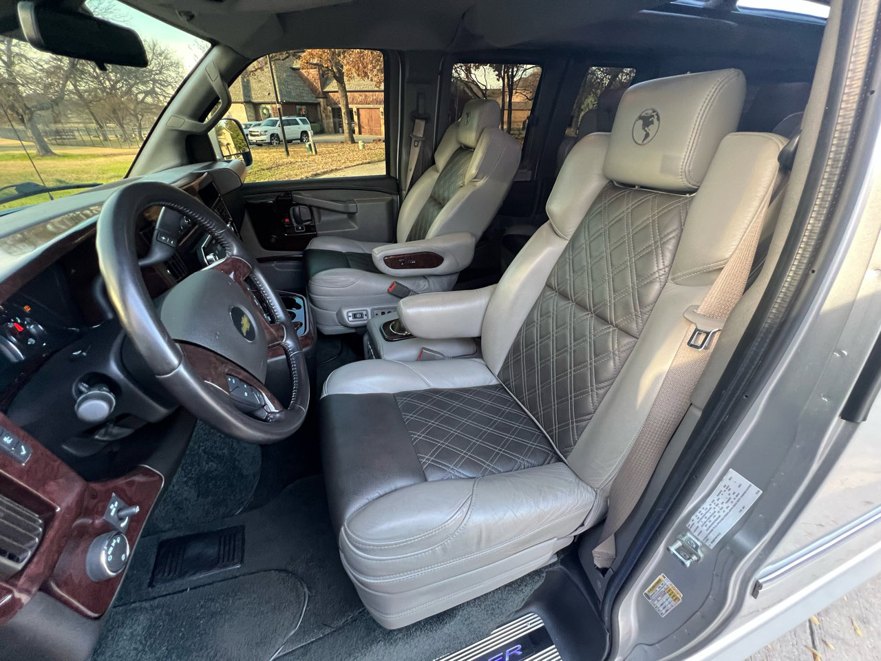 Used 2022 Chevrolet Express 2500 Extended w/ Enhanced Convenience Package image 18