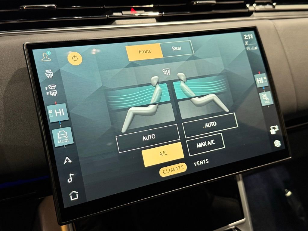 Used 2024 Land Rover Range Rover SE image 20