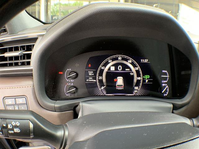 Used 2023 Lexus LX 600 4WD w/ Accessory Package (Z1) image 15