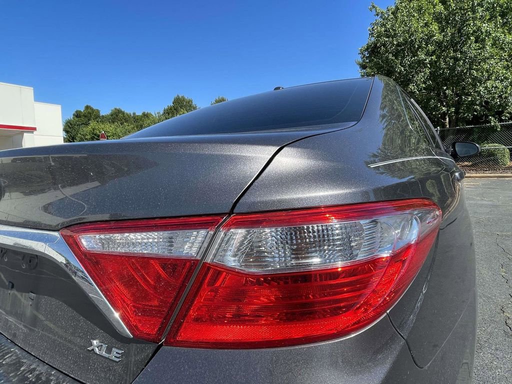 Used 2017 Toyota Camry XLE FWD image 16