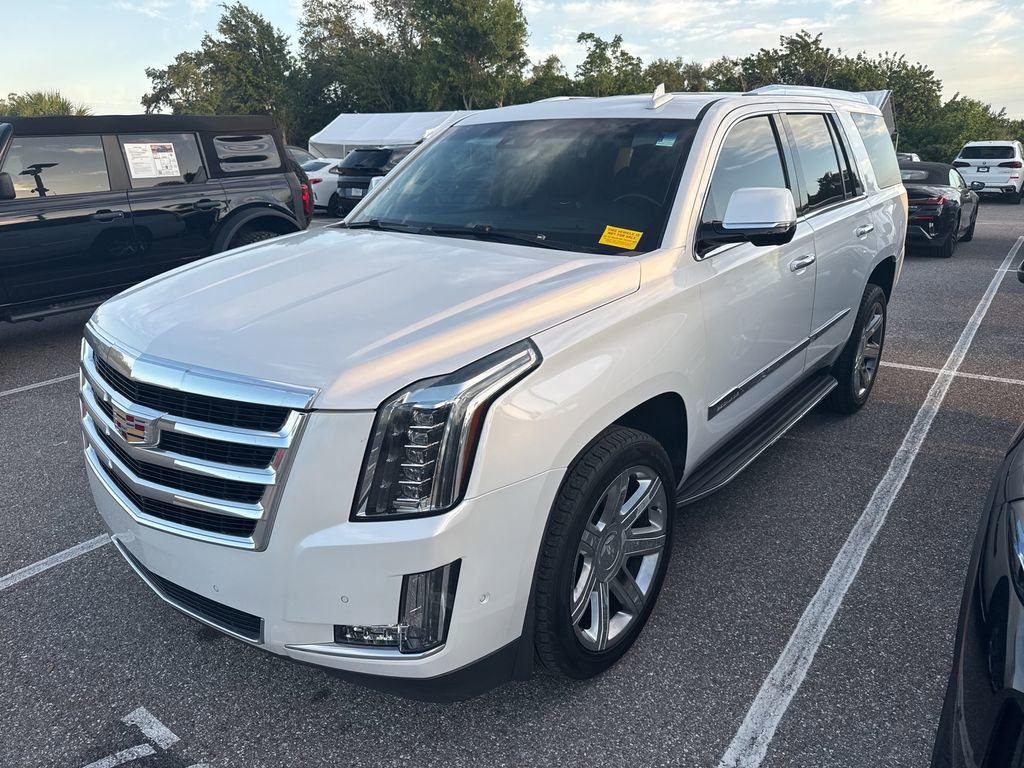 Used 2020 Cadillac Escalade Luxury RWD image 4