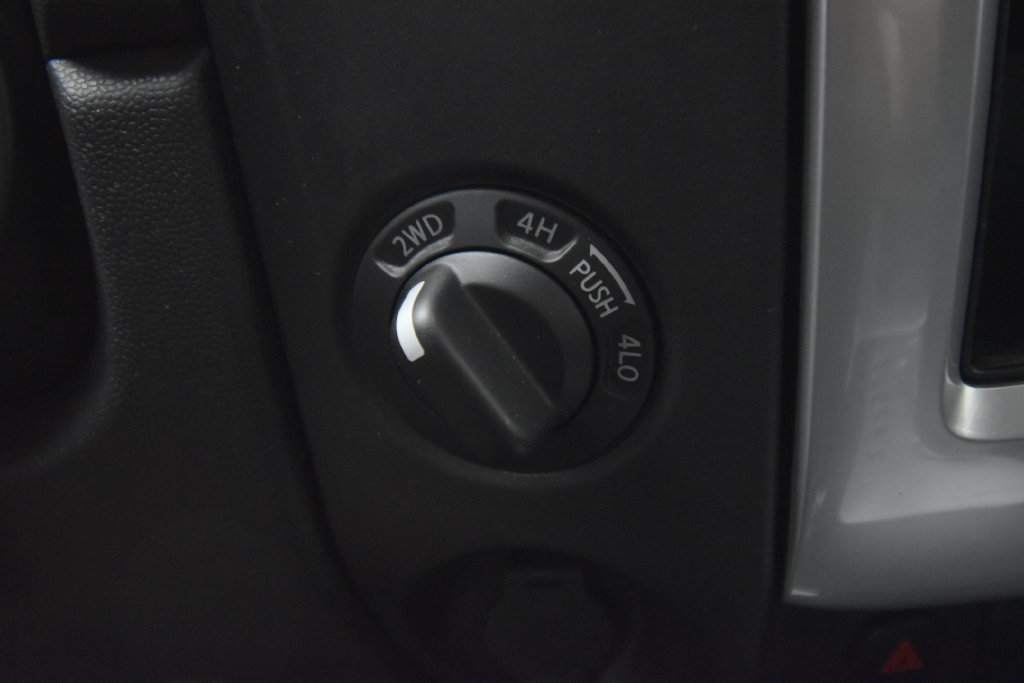 Used 2014 Nissan Titan PRO-4X AWD/4WD image 31