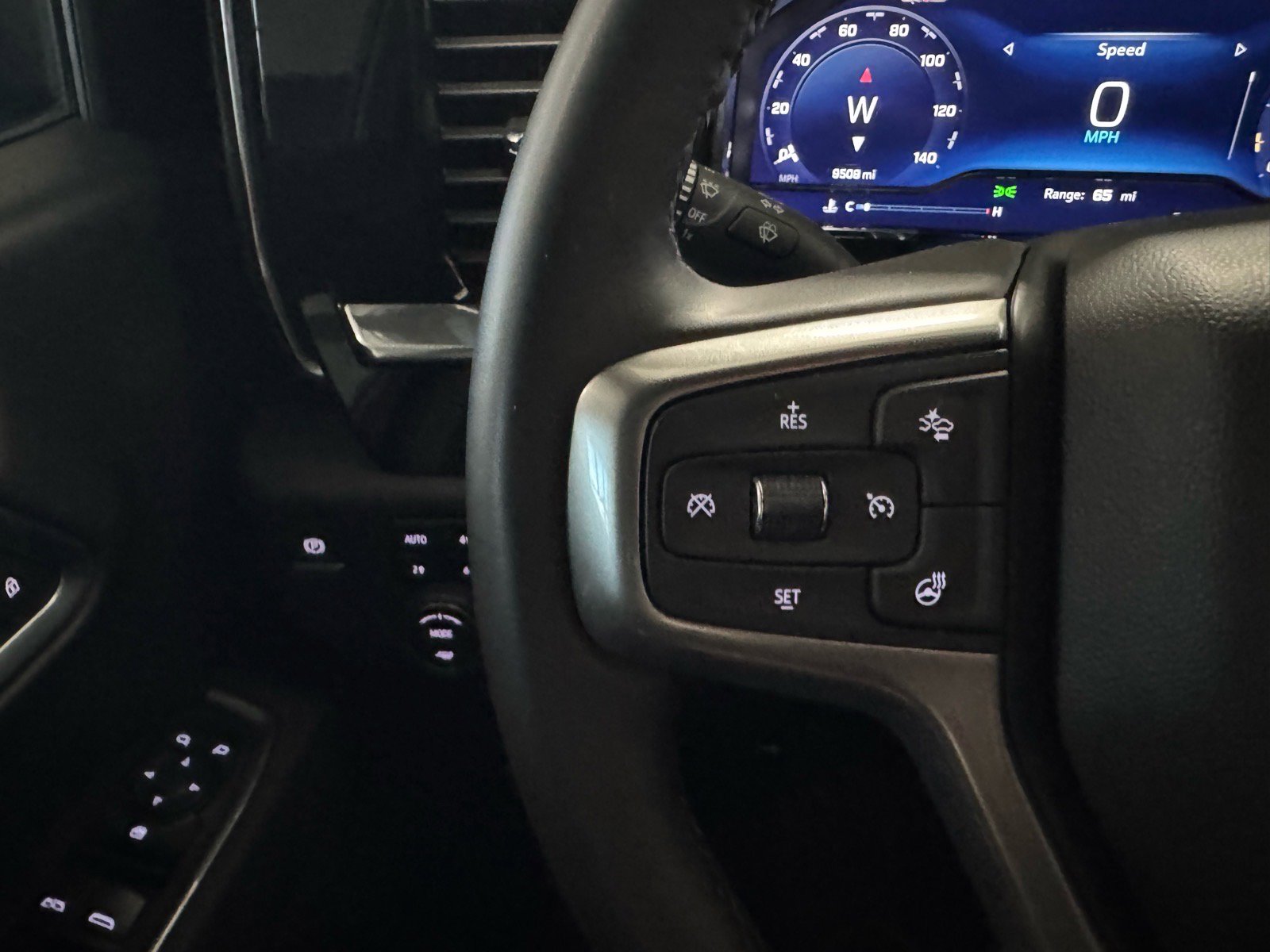 Used 2025 Chevrolet Silverado 1500 LT w/ Z71 Off-Road Package image 20