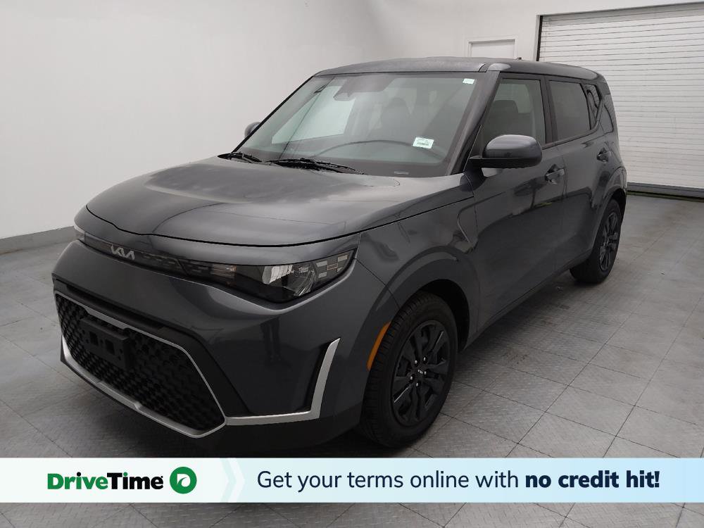 Used 2023 Kia Soul LX image 1