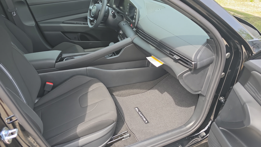 New 2026 Hyundai Elantra SEL Sport Premium FWD image 13