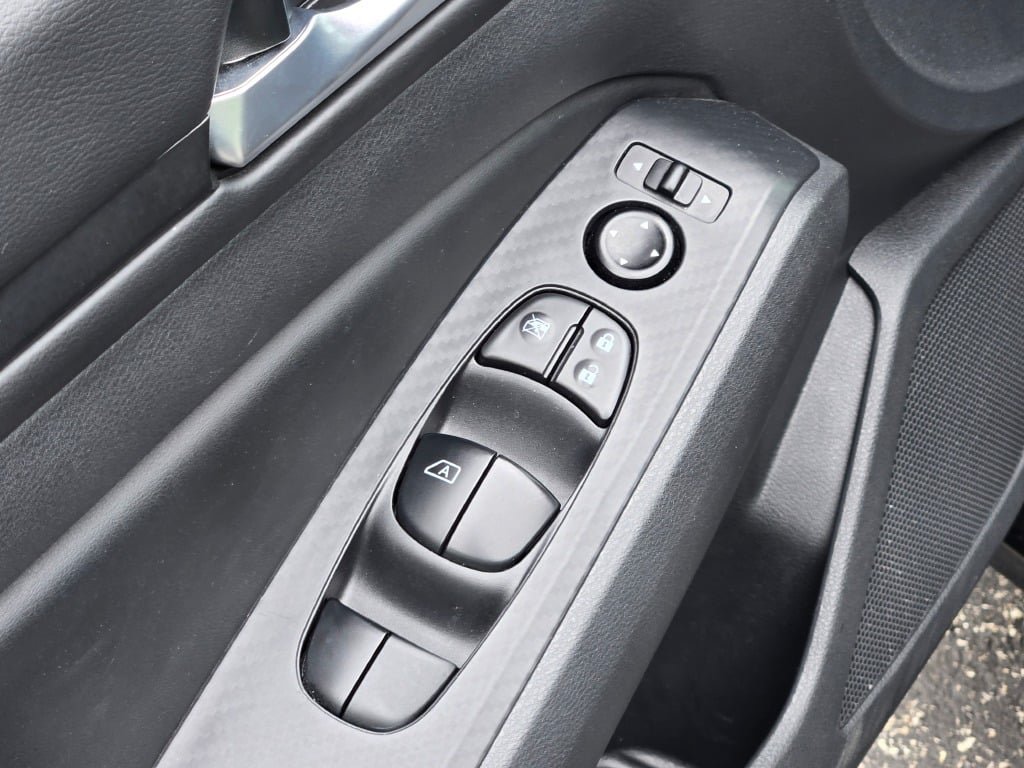 Used 2025 Nissan Altima 2.5 SV FWD image 20