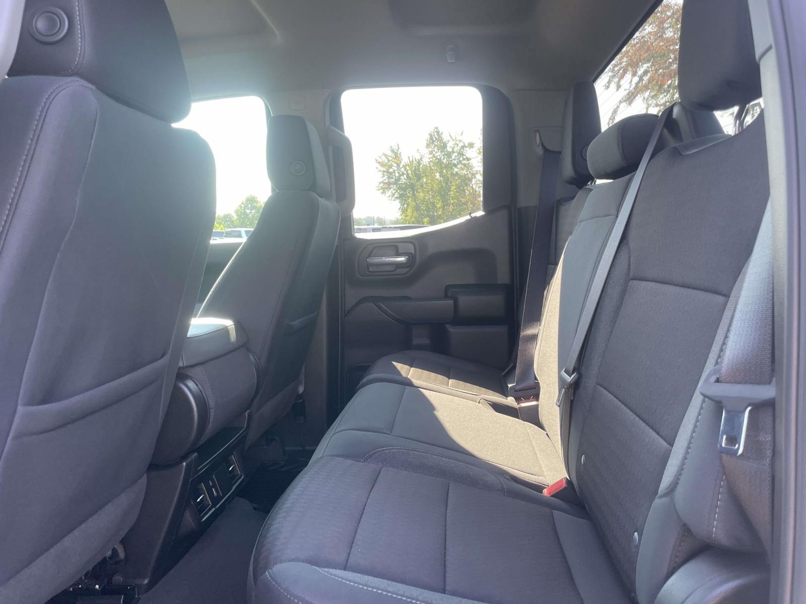 Used 2024 Chevrolet Silverado 1500 Custom RWD image 9