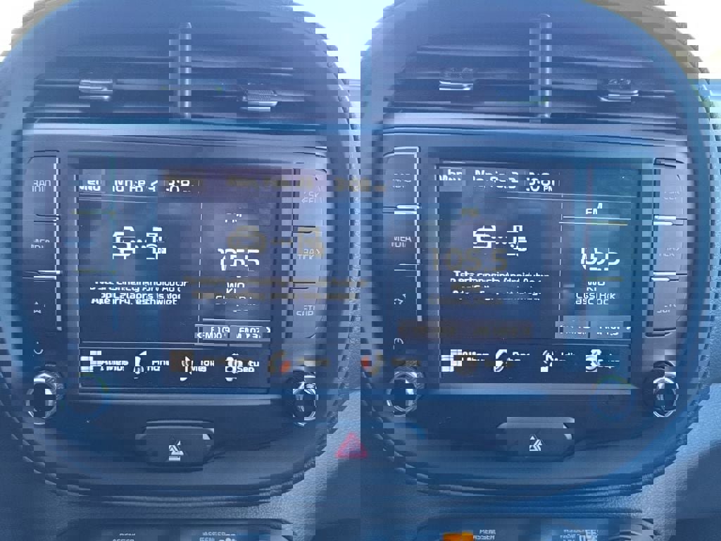 Used 2024 Kia Soul LX w/ Option Group 015 image 22