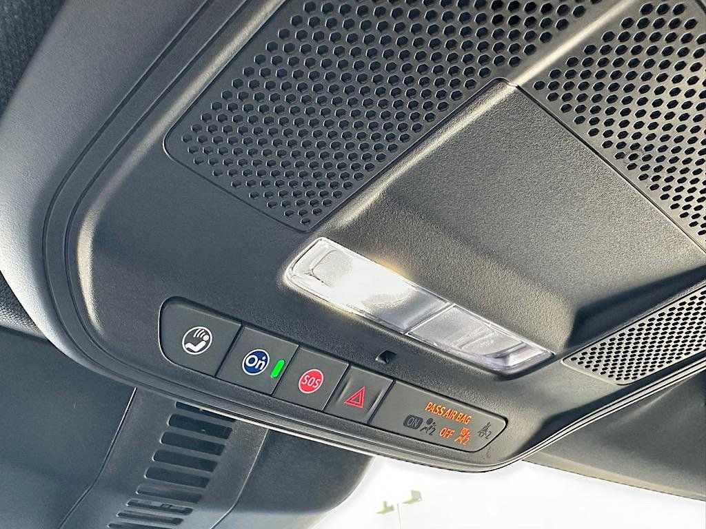 Used 2026 Chevrolet Traverse LT FWD image 26