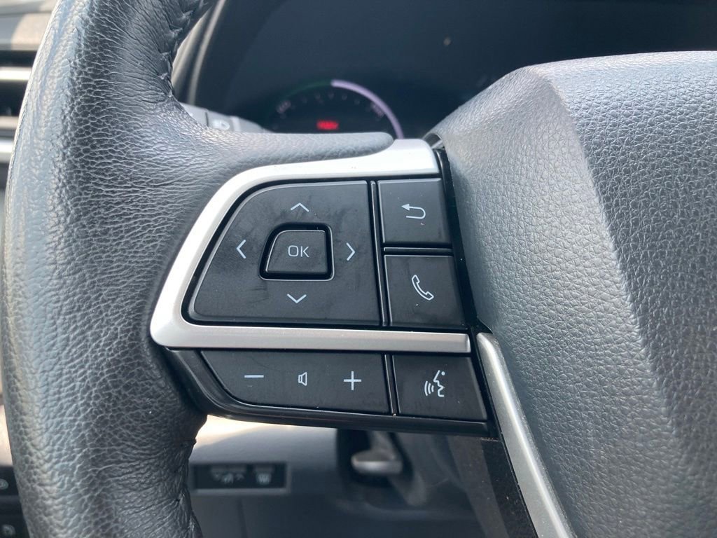 Used 2023 Toyota Sienna XLE FWD image 15