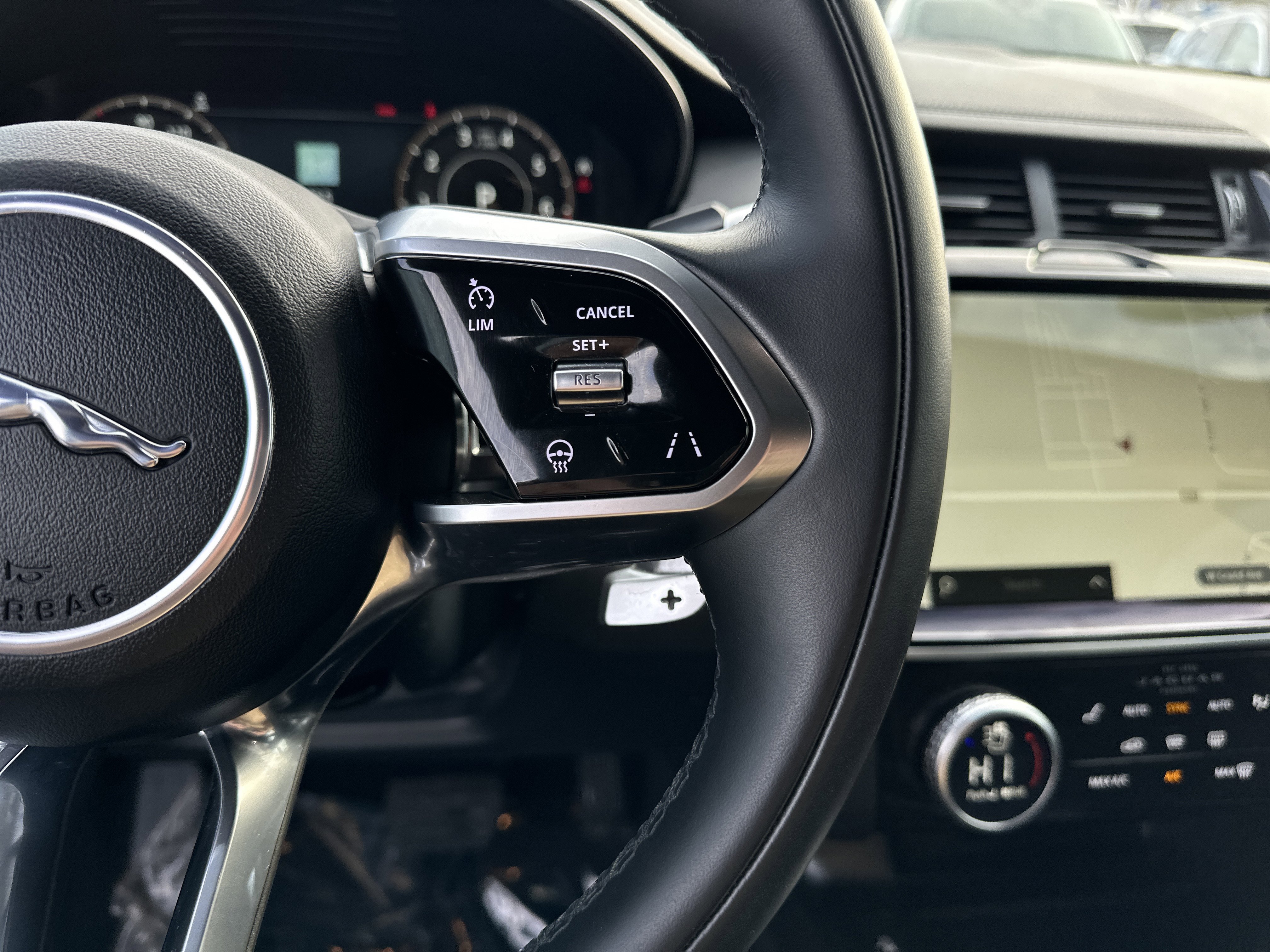 Used 2022 Jaguar E-PACE SE image 22