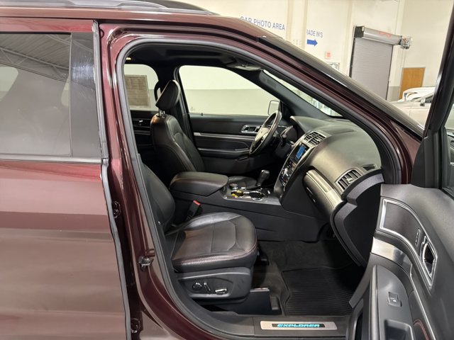 Used 2018 Ford Explorer Sport w/ Equipment Group 401A AWD/4WD image 36