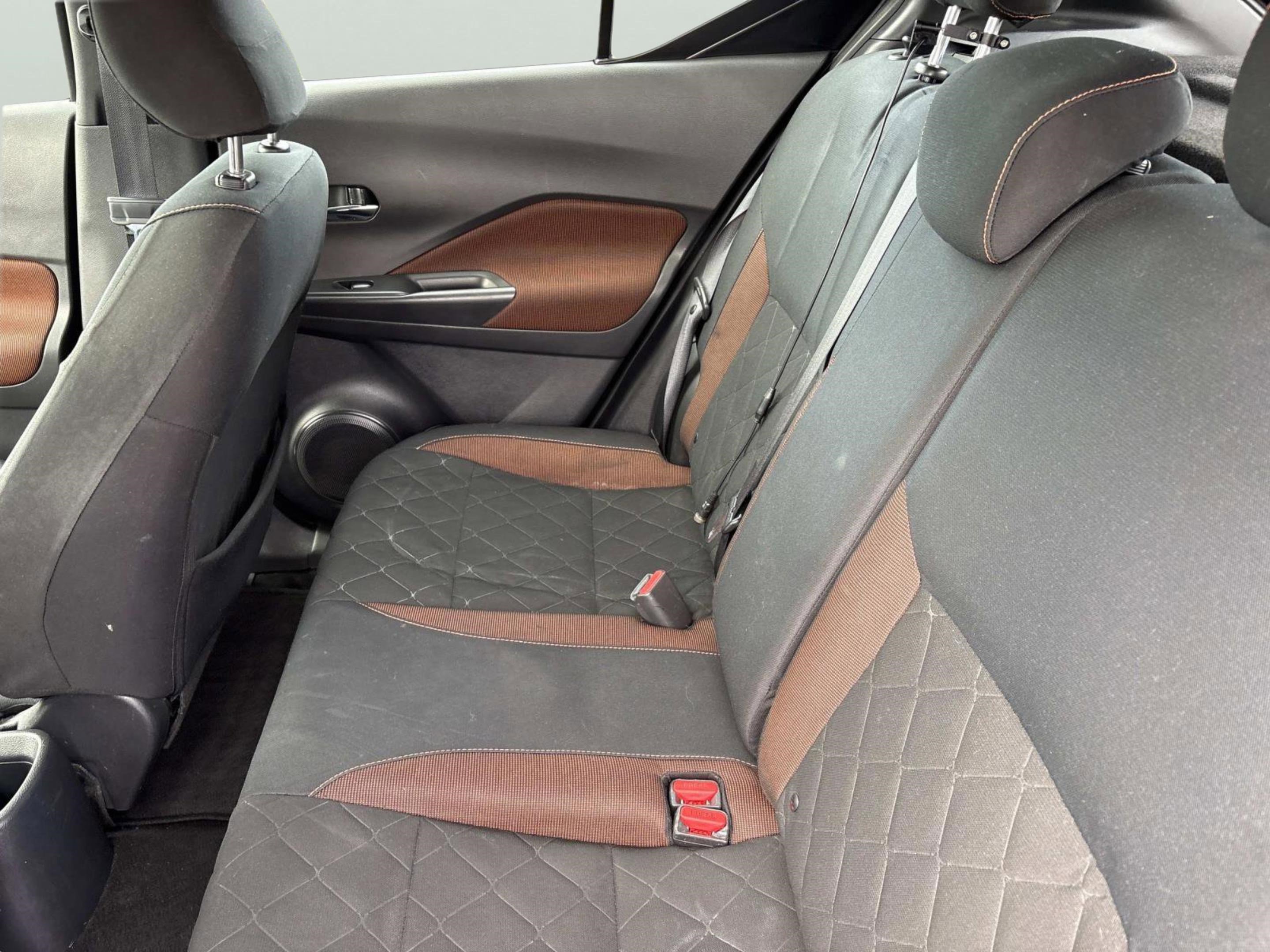 Used 2018 Nissan Kicks SR image 18