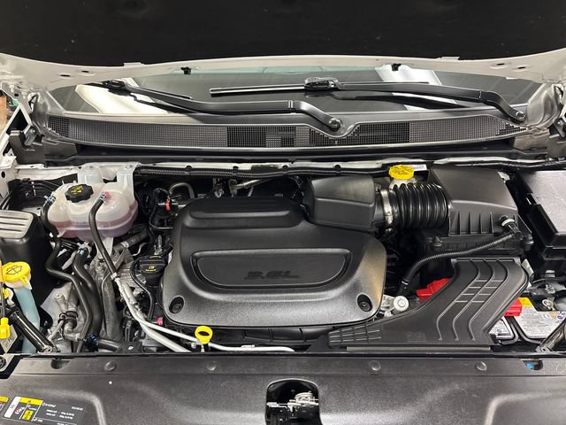 Used 2025 Chrysler Pacifica Pinnacle w/ Trailer Tow Group FWD image 37